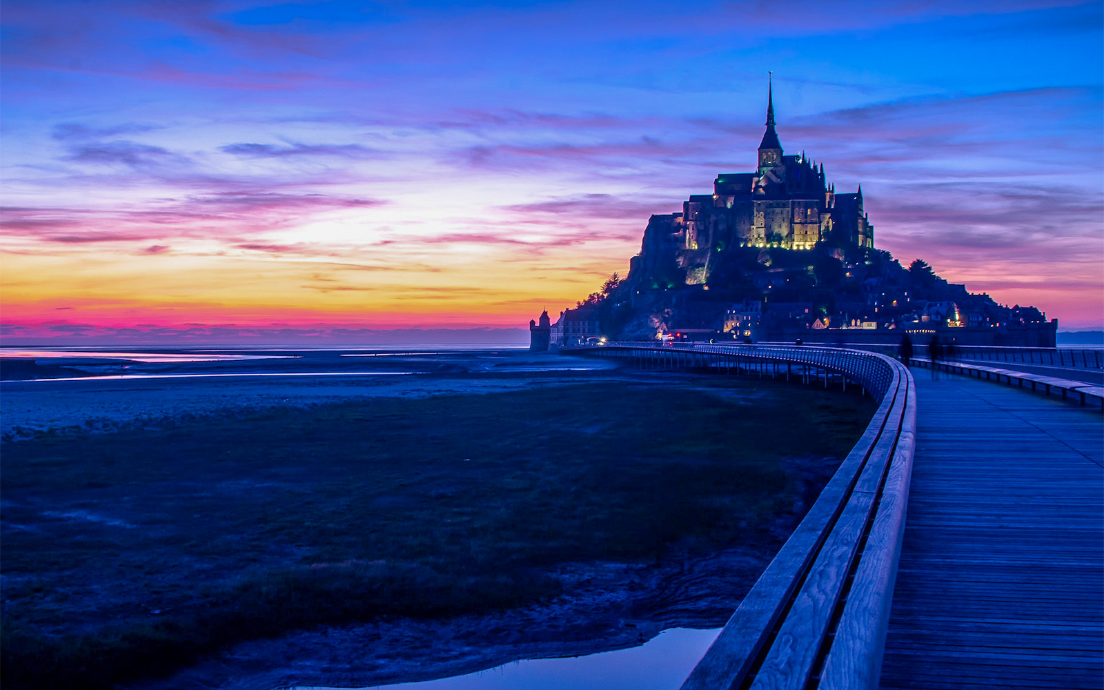 Travel from Paris to Mont Saint Michel By Car, Train or Bus